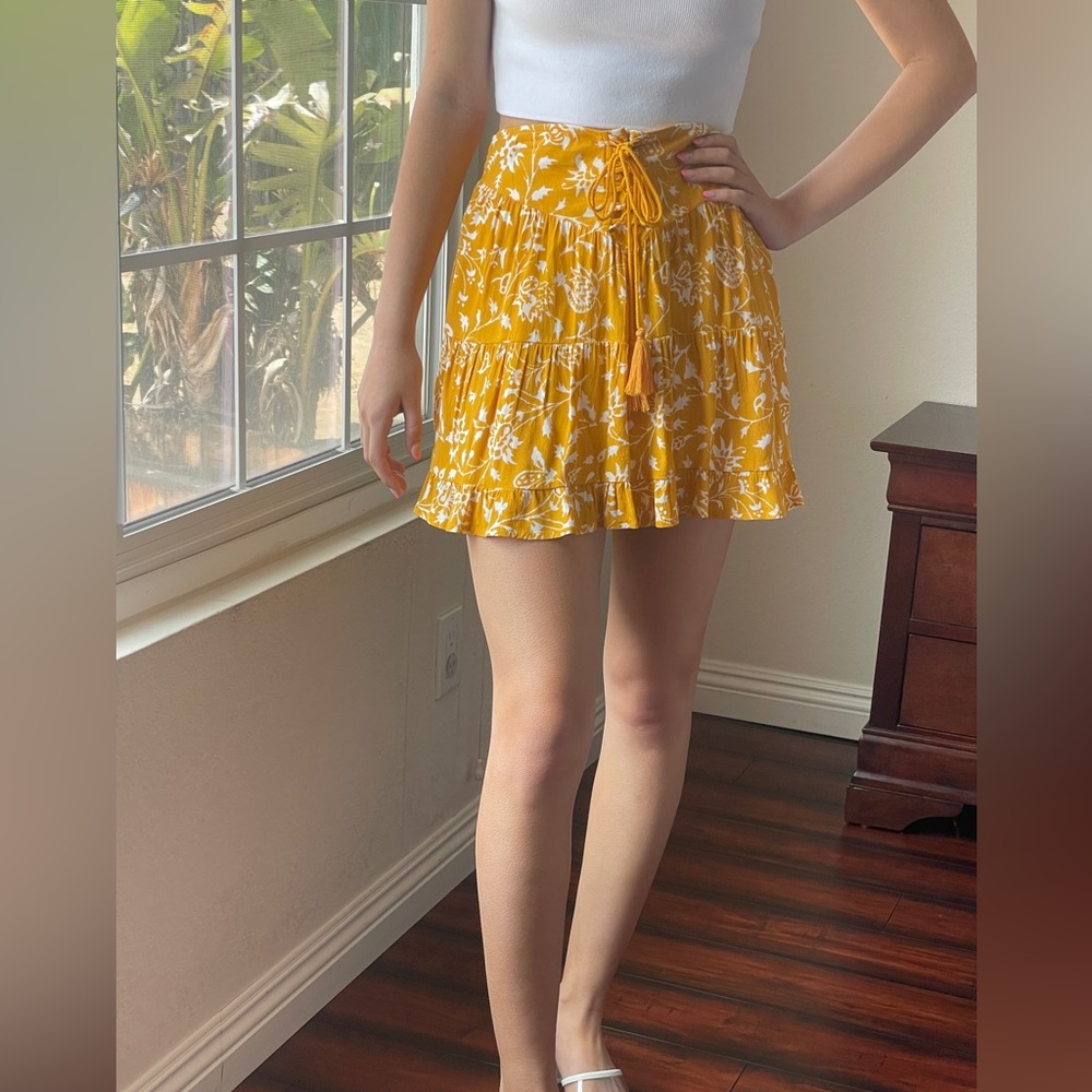 - Women skirt